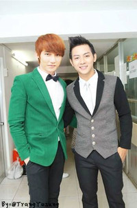 Hoài Lâm - Sơn Tùng M-TP đẹp đôi “chụp ảnh cưới“ ảnh 2