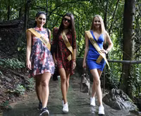 Miss Grand International 2017 tham quan động Thiên Đường ảnh 8