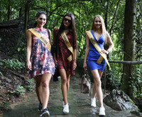 Miss Grand International 2017 tham quan động Thiên Đường ảnh 8 Miss Grand International 2017 tham quan động Thiên Đường ảnh 8