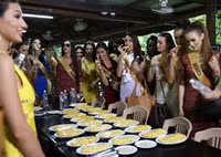 Miss Grand International 2017 tham quan động Thiên Đường ảnh 9