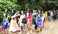 Miss Grand International 2017 tham quan động Thiên Đường ảnh 4 Miss Grand International 2017 tham quan động Thiên Đường ảnh 4