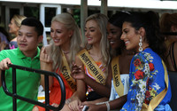 Miss Grand International 2017 tham quan động Thiên Đường ảnh 3 Miss Grand International 2017 tham quan động Thiên Đường ảnh 3