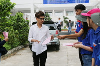 Niềm vui tình nguyện mùa thi ảnh 3