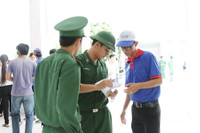 Niềm vui tình nguyện mùa thi ảnh 1