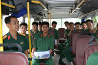 Xe công an, quân sự đưa hơn 200 chiến sĩ đi thi ảnh 4