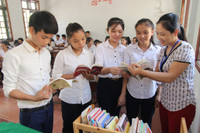 Nghệ An: Trò say mê với thư viện nhỏ của lớp ảnh 6 Nghệ An: Trò say mê với thư viện nhỏ của lớp ảnh 6