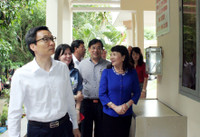 Phó Thủ tướng Vũ Đức Đam thăm trạm y tế vùng sâu tỉnh Trà Vinh ảnh 1