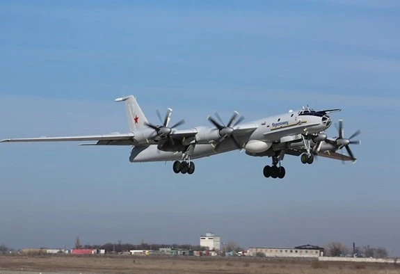 Máy bay Tu-142K thiết lập cột mốc lịch sử
