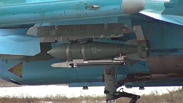 Phát hiện ăng ten CRPA mới trên bom lượn tầm xa UMPB-5R