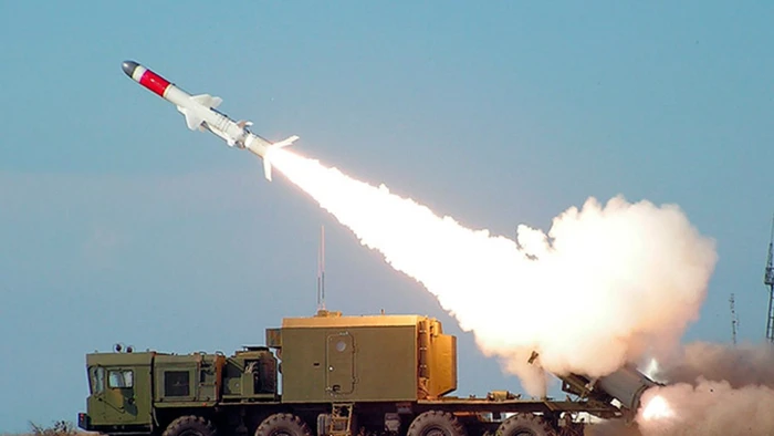 Tên lửa phòng thủ bờ biển Bal được 'ngụy trang' đặc biệt trong khi bay