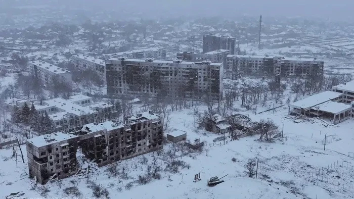 Xe tăng trên đường phố cho thấy cuộc chiến đô thị khốc liệt tại Kupyansk