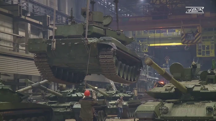 Nga phải hiện đại hóa xe tăng T-72A do nguồn cung T-72B đang cạn kiệt