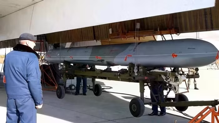 Động cơ mới khiến tên lửa Kh-101 bay xa 5.500km khi vẫn mang đầu đạn kép
