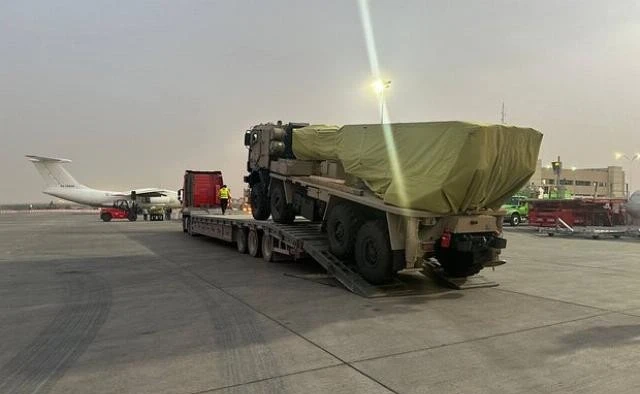 Đưa hệ thống MLRS bí ẩn đến Saudi Arabia