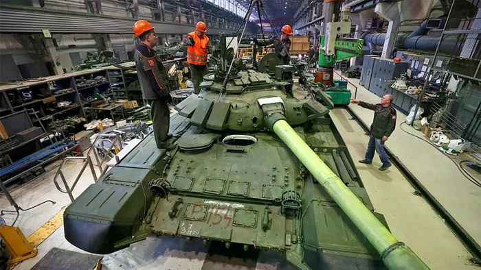 'Việc sản xuất xe tăng hiện tại là vô ích'