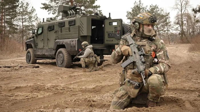 Quân đội Ukraine đã nhận 402 xe bọc thép từ UkrArmoTech