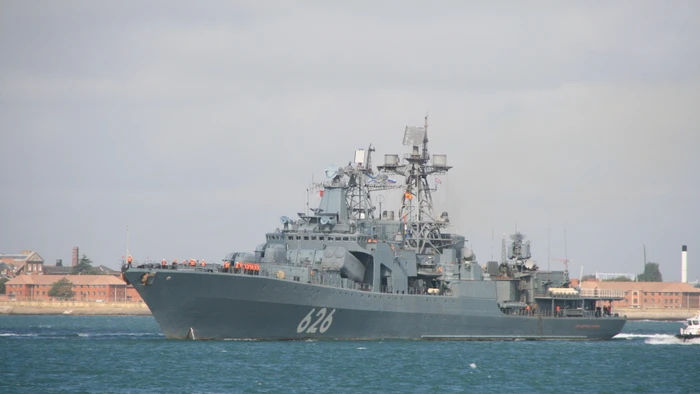 Tàu chống ngầm Phó đô đốc Kulakov trở về sau chuyến hải trình 220 ngày