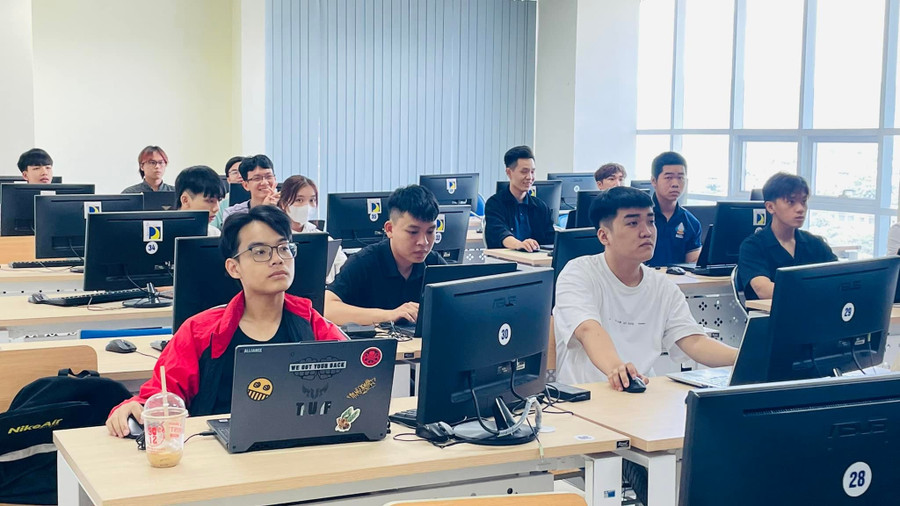 Lớp học Cad miễn phí cho sinh viên Trường Đại học Bách khoa, Đại học Đà Nẵng do CERT triển khai. cert-dai-hoc-bach-khoa-da-nang.jpg
