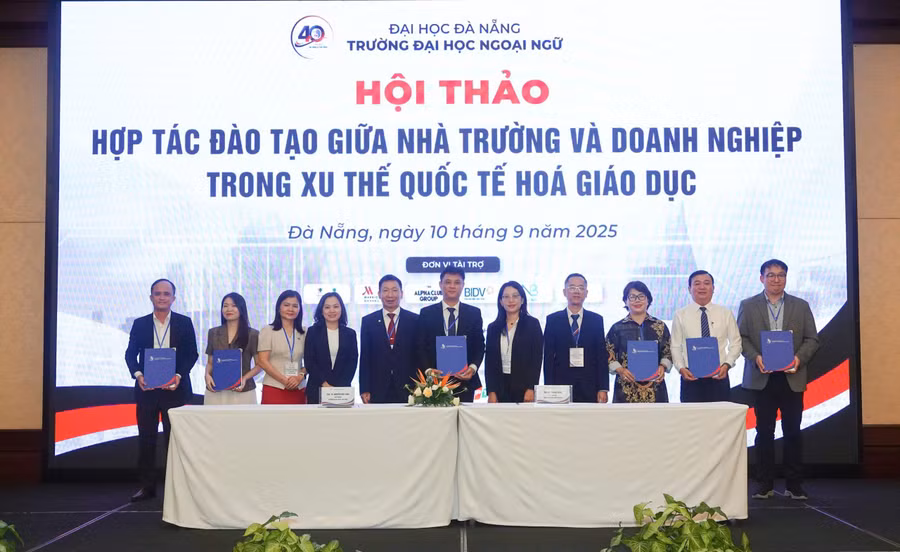 Trường Đại học Ngoại ngữ, Đại học Đà Nẵng ký kết hợp tác với các đối tác trong nước và quốc tế.