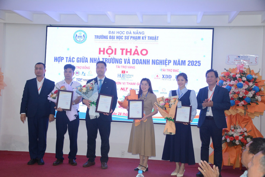 Trường Đại học Sư phạm Kỹ thuật, Đại học Đà Nẵng vinh danh các doanh nghiệp có nhiều đóng góp, hỗ trợ nhà trường trong hợp tác đào tạo - chuyển giao. 