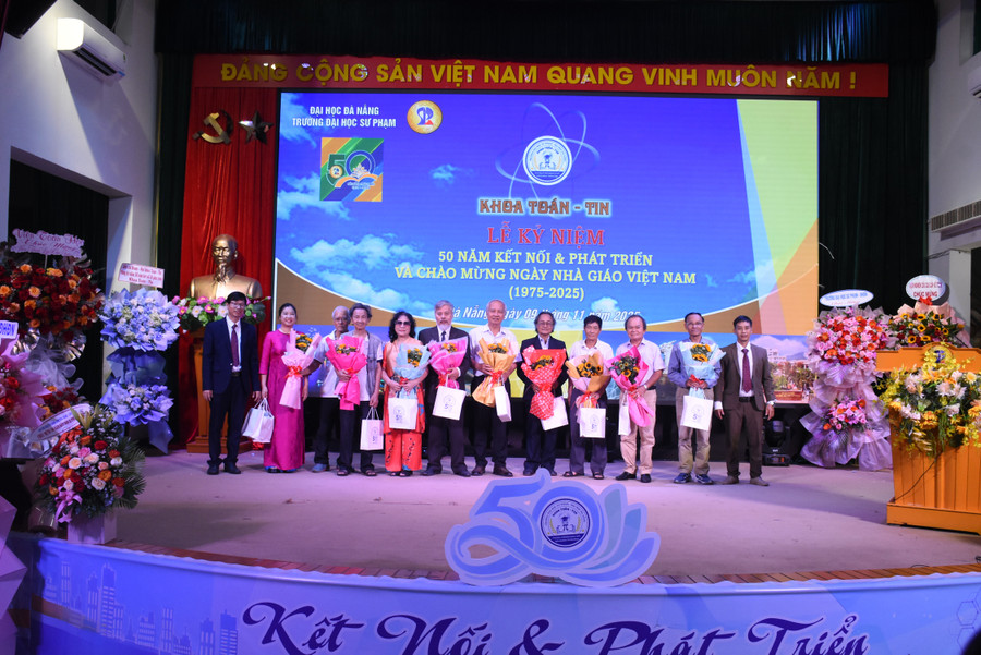 50-nam-khoa-toan-tin-dai-hoc-su-pham-da-nang.jpg
