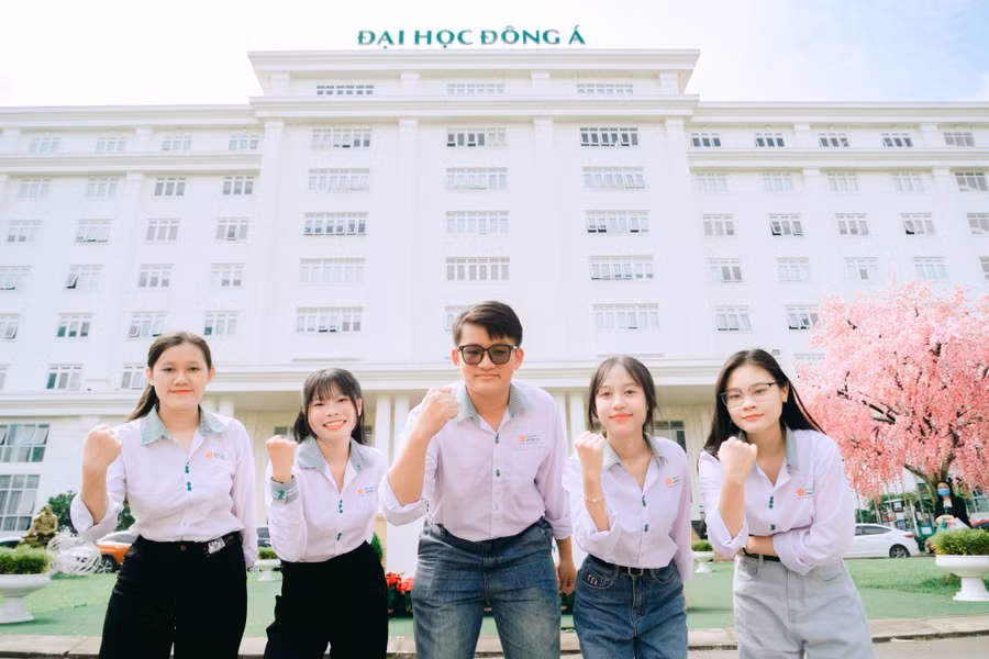 Sinh viên khối ngành Ngôn ngữ, Trường ĐH Đông Á.