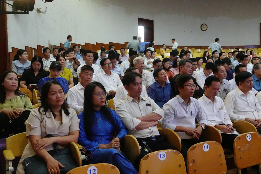 Hội nghị ghi nhận nhiều ý kiến về các nhóm vấn đề liên quan đến tổ chức hoạt động nhà trường, chế độ chính sách cho học sinh và giáo viên, cơ chế phối hợp khi thực hiện mô hình chính quyền 2 cấp... so-gddt-da-nang.jpg