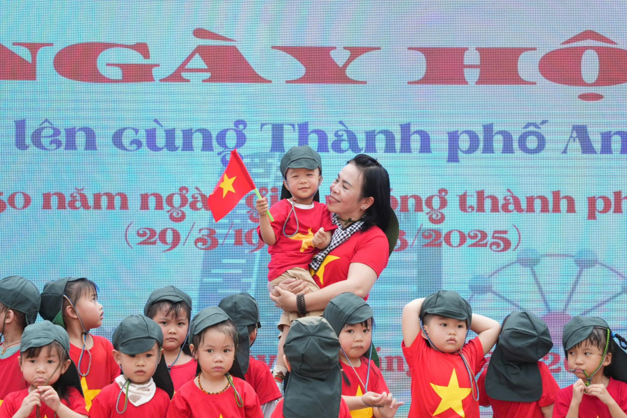 Ngày hội Bé lớn lên cùng thành phố anh hùng của Trường Mầm non Ngọc Lan (Đà Nẵng). 
