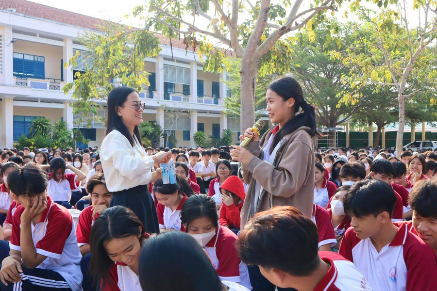 Học sinh Trường THPT Phan Bội Châu (phường Ba Ngòi, tỉnh Khánh Hòa) sinh hoạt ngoại khóa. khanh-hoa-2.jpg