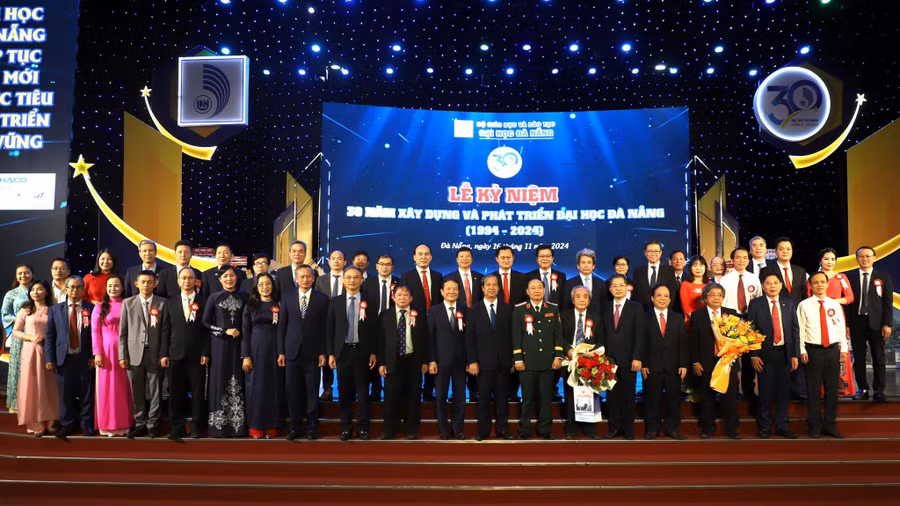 dh-da-nang-30-nam.jpg
