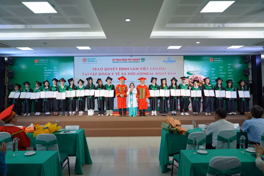 Sinh viên khối ngành sức khỏe Trường Đại học Đông Á được tuyển dụng làm việc lâu dài tại Nhật Bản ngay trong ngày nhận bằng tốt nghiệp. 