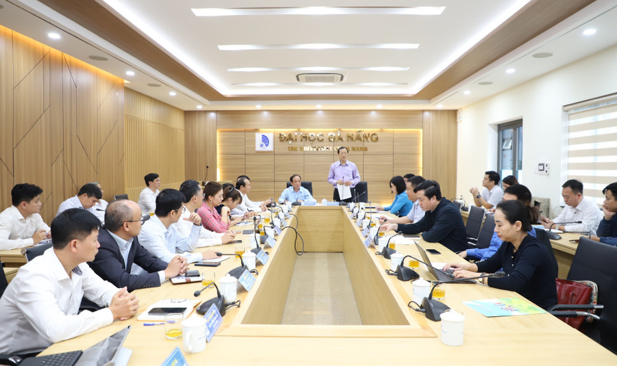 Working scene. img-9384tt-1-1.jpg