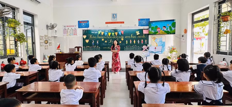 Võ Thị Sáu HS lớ -p 1.jpg