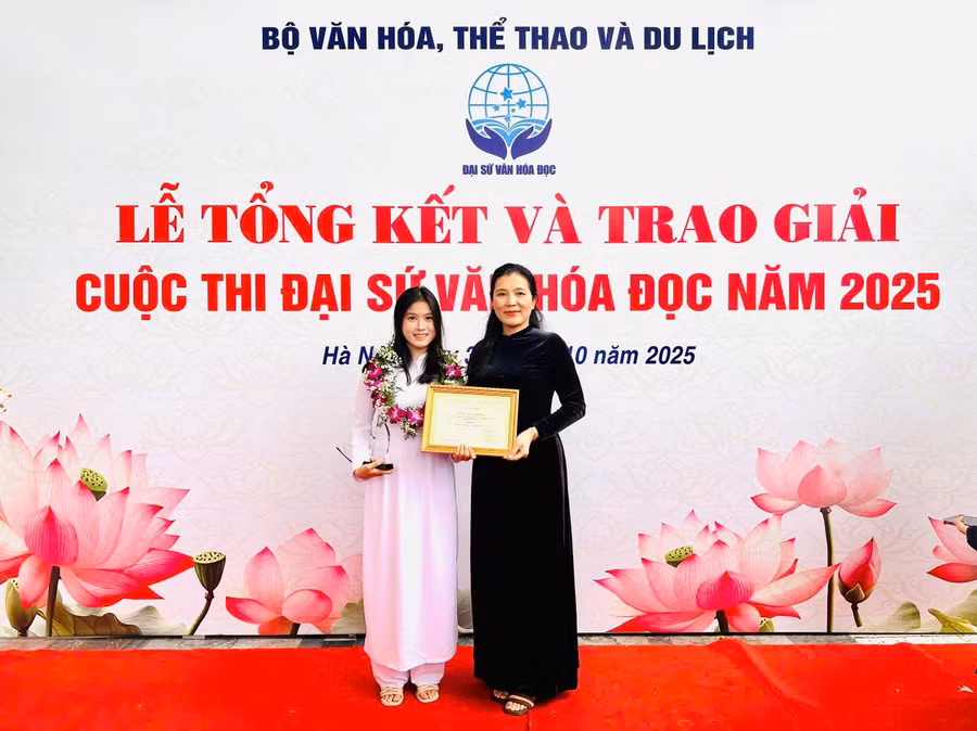 van-hoa-doc-truong-thpt-phan-chau-trinh-phuong-hai-chau.jpg