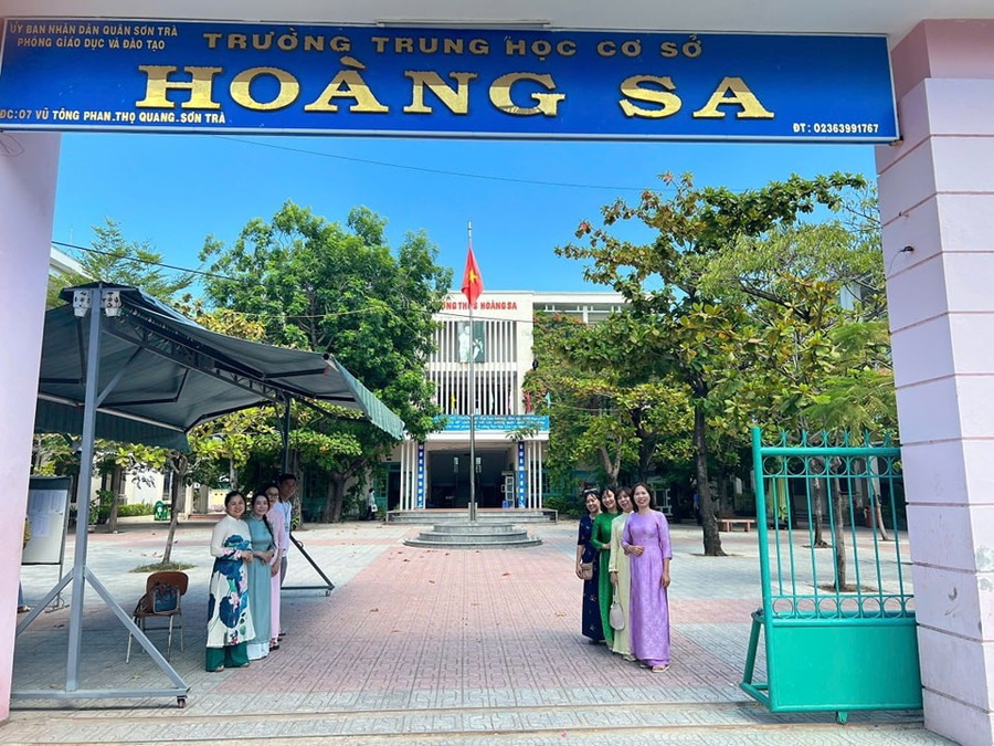 Trường THCS Hoàng Sa được chọn làm điểm thi thay cho điểm thi Trường THCS Lê Độ. 487545871-1119387640203763-518406614135655315-n.jpg
