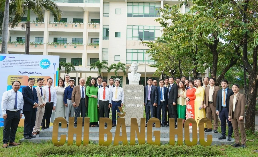 Trường Đại học Sư phạm, Đại học Đà Nẵng khánh thành công trình văn hóa Tượng Nhà chí sĩ yêu nước Phan Chu Trinh trong khuôn viên trường. 