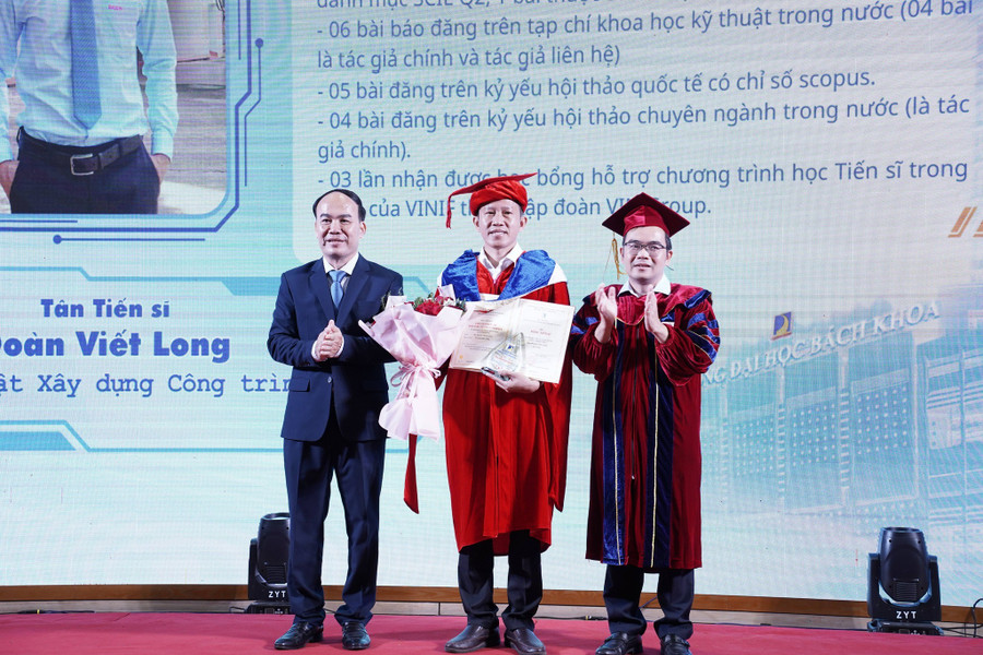 Trao bằng tiến sĩ cho nghiên cứu sinh. tien-si-truong-dai-hoc-bach-khoa-da-nang.jpg