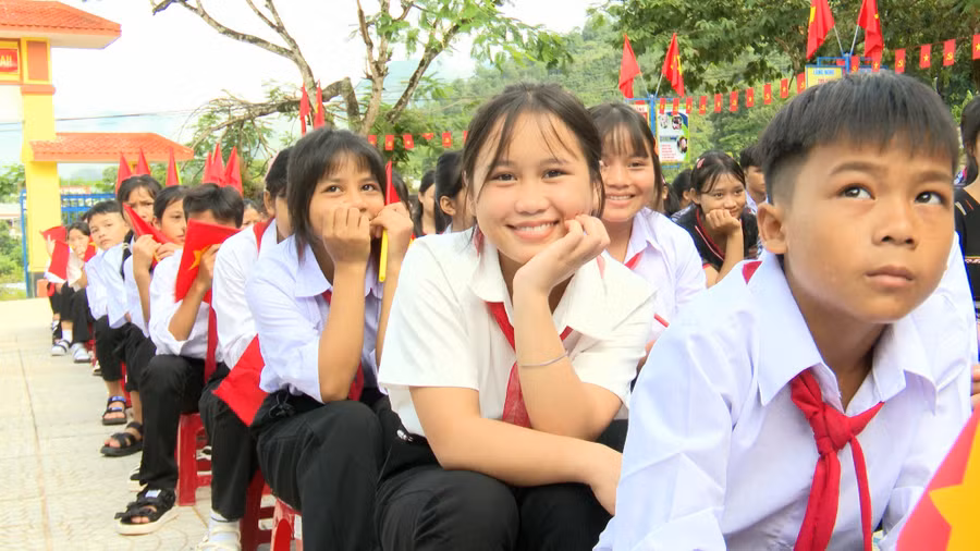 Học sinh Trường Phổ thông dân tộc nội trú THCS&THPT Nam Trà My (Đà Nẵng) . Ảnh: (Thông tin xã Nam Trà My)