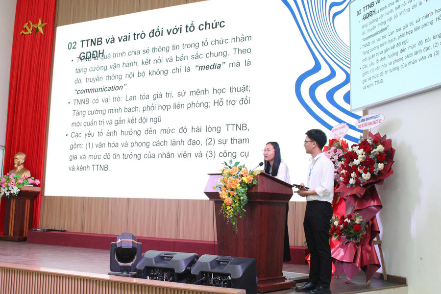 Báo cáo tham luận tại phiên toàn thể của Hội thảo. trinh-bay-tham-luan-tai-hoi-thao.jpg