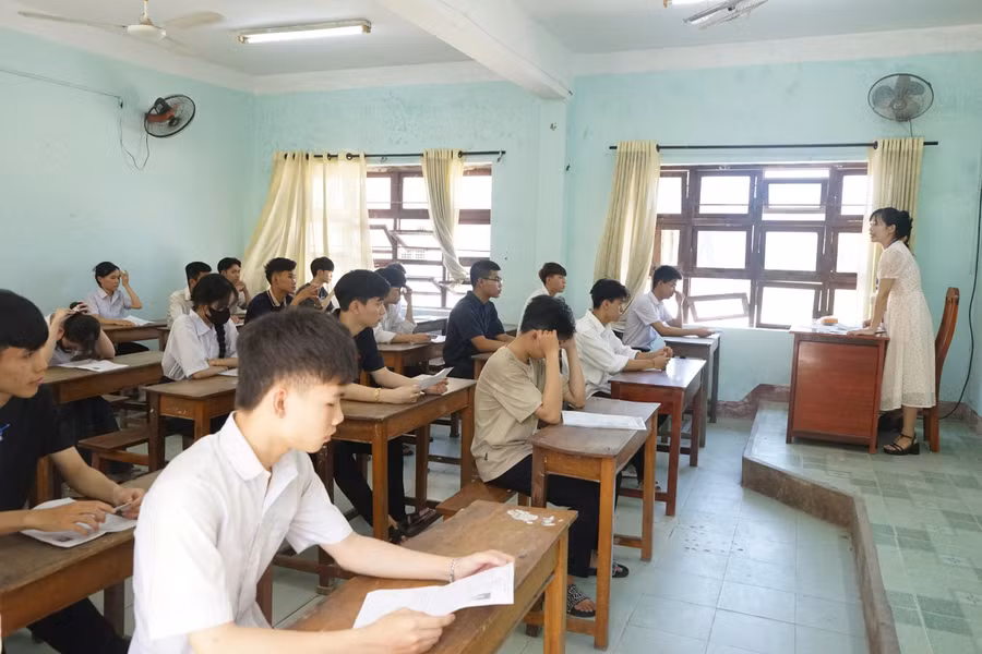 Thí sinh Đà Nẵng dự thi tốt nghiệp THPT năm 2025 tại điểm thi Trường THPT Phạm Phú Thứ. 