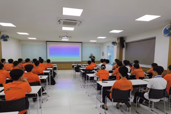 Cuộc thi ý tưởng Robocon 2027 của Trường Đại học Lạc Hồng thu hút 63 sinh viên, tạo cơ hội vận dụng kiến thức và phát triển ý tưởng kỹ thuật. Ảnh: LHU.