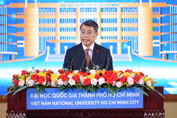 Thủ tướng Chính phủ Lê Minh Hưng phát biểu chỉ đạo tại lễ khai khóa năm 2026 của Đại học Quốc gia TPHCM. Ảnh: NTCC.