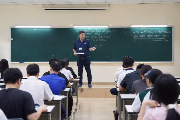 Thí sinh dự kỳ thi đánh giá năng lực đợt 2 do Đại học Quốc gia TPHCM tổ chức ngày 24/5. Ảnh: HCMUT.