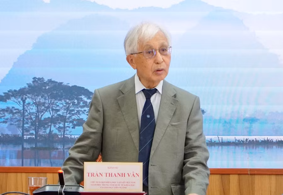 GS Trần Thanh Vân chia sẻ tại buổi họp báo: Đối thoại Quy Nhơn về Khí hậu và Chuyển đổi lần thứ nhất.