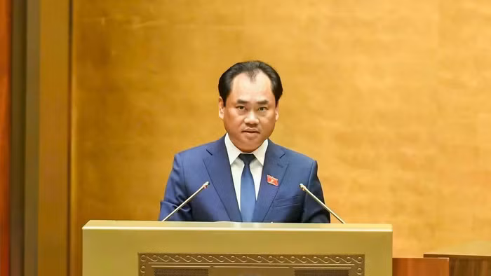 Bộ trưởng Bộ Nông nghiệp và Môi trường Trịnh Việt Hùng.