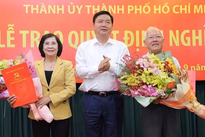 Hai nguyên lãnh đạo TP.HCM chính thức nghỉ hưu
