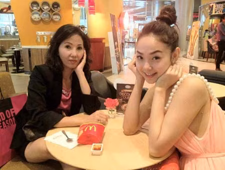 minh hằng và mẹ