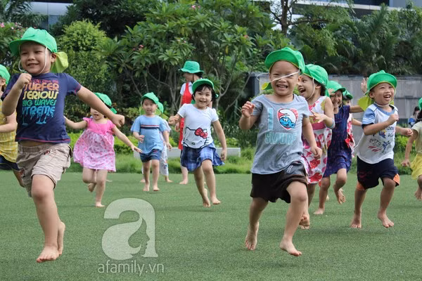 “Ngày đầu con đi học, mẹ nước mắt nhạt nhòa!” 3