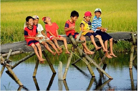 Con nghỉ hè, lo có người trông con đã khó, đừng nói đến việc tìm cho con một mùa hè ý nghĩa. (Ảnh minh họa)