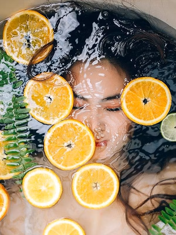 Mẹo chăm sóc da từ A-Z khi đi biển để chống cháy nắng-2